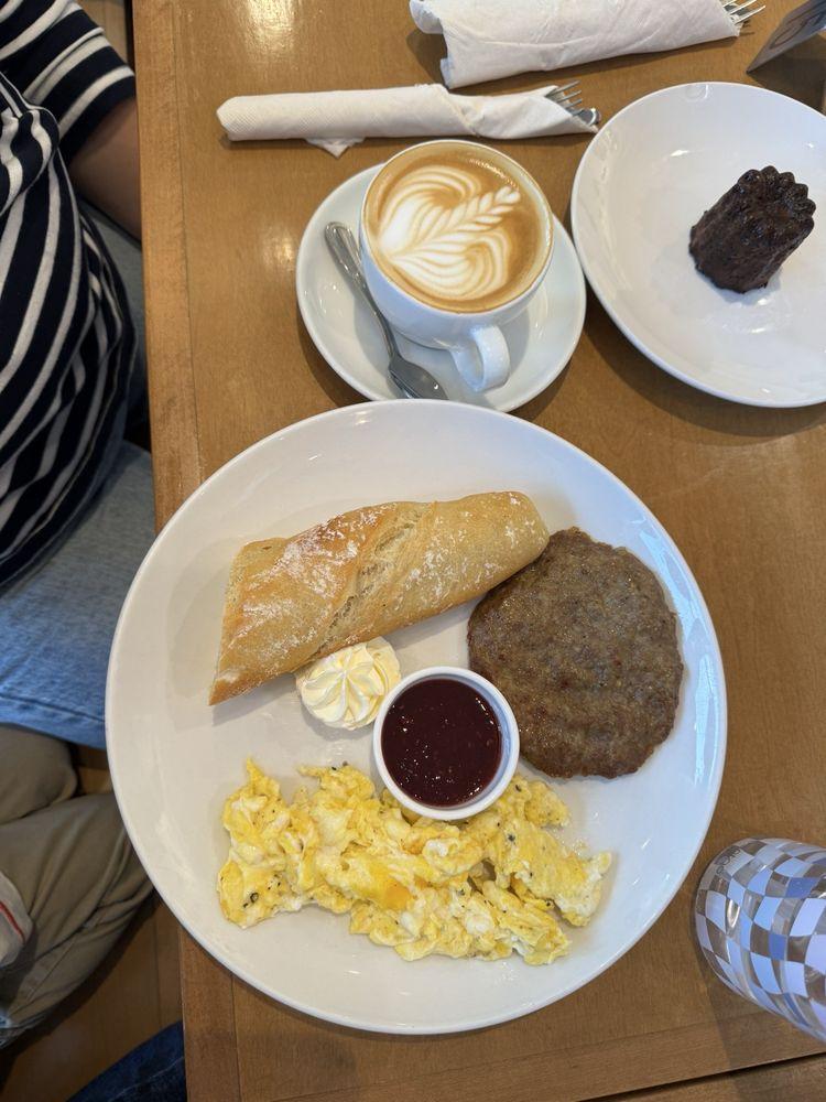 Cafe Clement - Photo 3