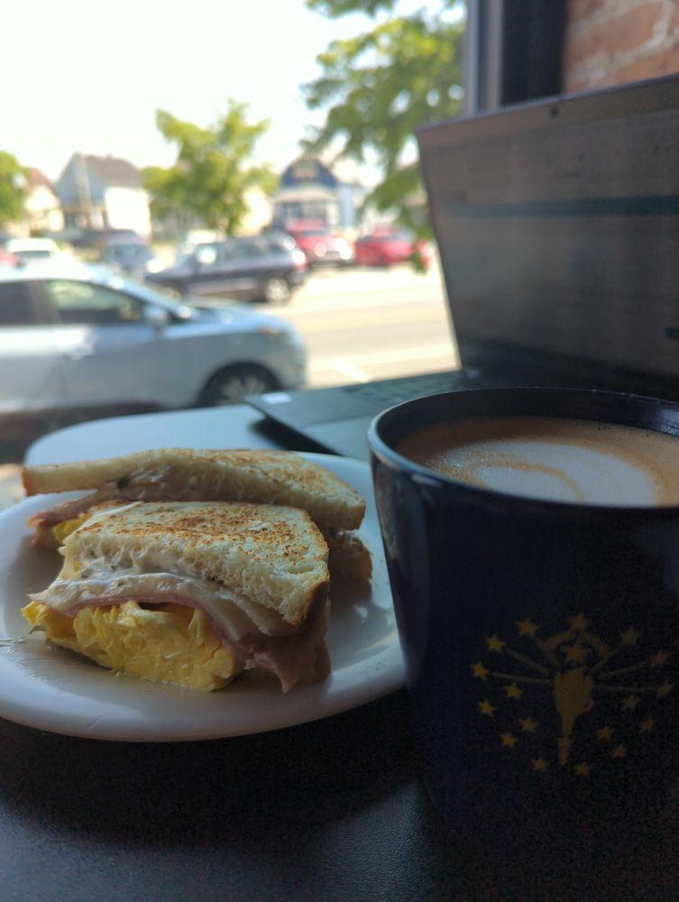 Grindhouse Cafe - Photo 3