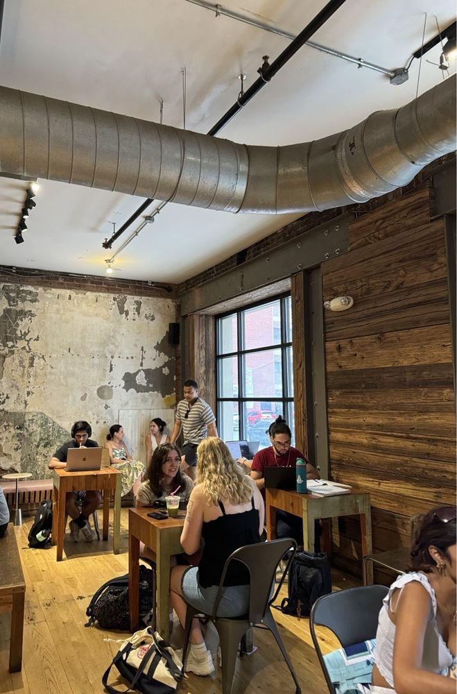 Elixr Coffee Roasters - Photo 2