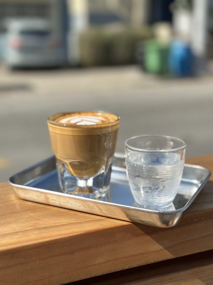 Pinhole Coffee - Photo 2